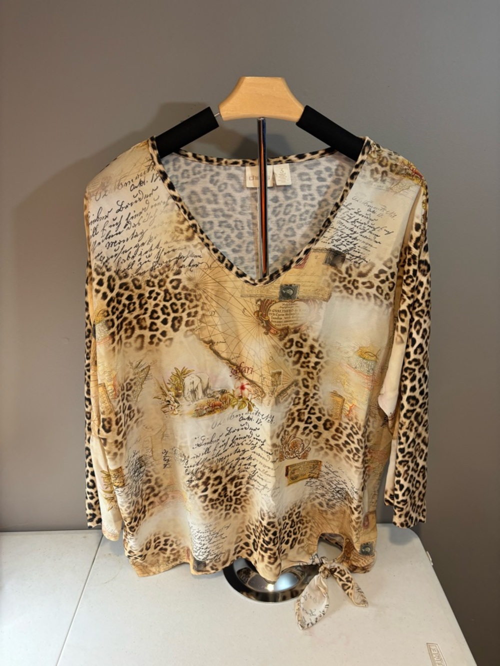 Chico's Beige Leopard & Script V-Neck Tie-Hem Top XL
